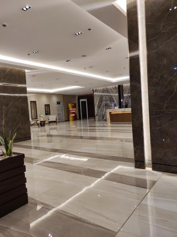 Schoenes Apartment Mit Pool-Nutzung Μανίλα Εξωτερικό φωτογραφία